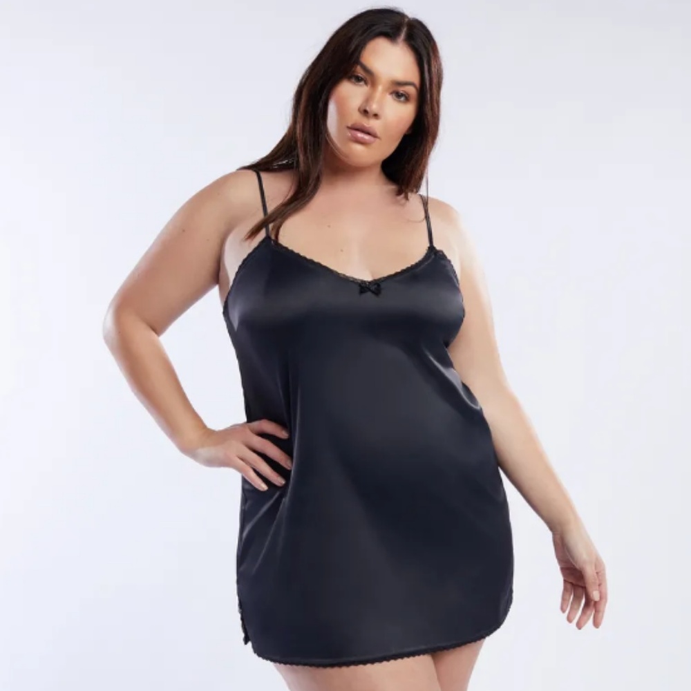 Savage X Fenty Satin Slip (never worn)